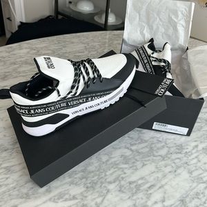 Versace Jeans Couture  - black and white runners